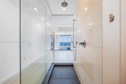 Condominio en alquiler en Miami, Florida, 1 dormitorio, 157.47 m2 № 1395141 - foto 10