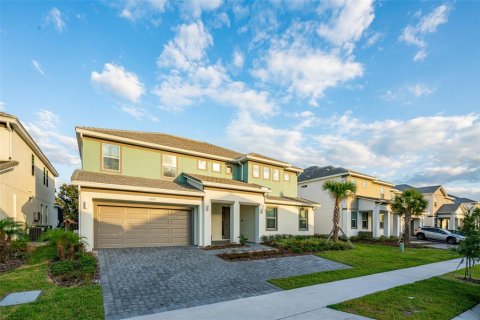 Villa ou maison à vendre à Kissimmee, Floride: 9 chambres, 396.41 m2 № 1353146 - photo 1