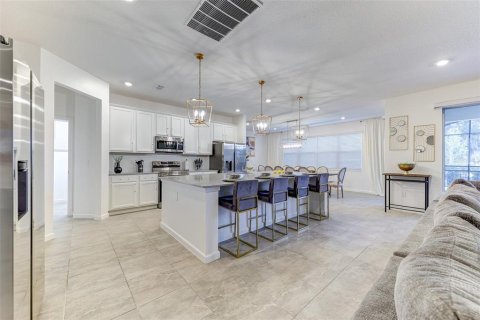 Villa ou maison à vendre à Kissimmee, Floride: 9 chambres, 396.41 m2 № 1353146 - photo 4