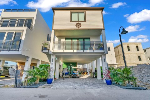 Villa ou maison à vendre à Key Largo, Floride: 3 chambres, 153.29 m2 № 1173283 - photo 1
