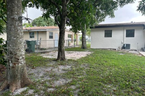 House in Fort Lauderdale, Florida 3 bedrooms, 98.1 sq.m. № 1421796 - photo 28