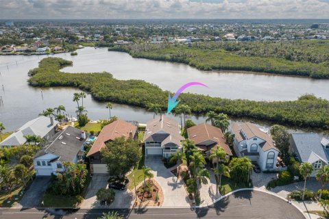 Villa ou maison à vendre à New Port Richey, Floride: 4 chambres, 284.37 m2 № 1349605 - photo 5