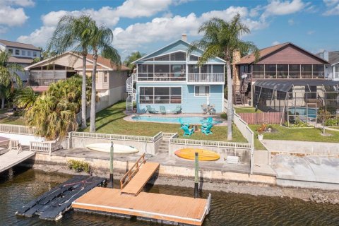 Casa en venta en New Port Richey, Florida, 4 dormitorios, 284.37 m2 № 1349605 - foto 1