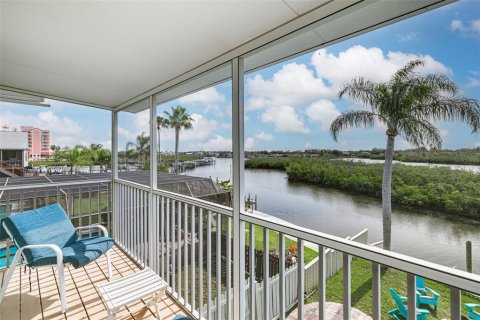 Villa ou maison à vendre à New Port Richey, Floride: 4 chambres, 284.37 m2 № 1349605 - photo 30