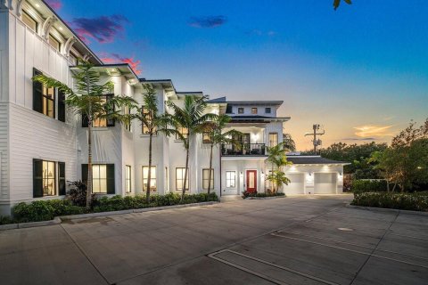 Купить коммерческую недвижимость в Делрей-Бич, Флорида № 45228 - фото 1