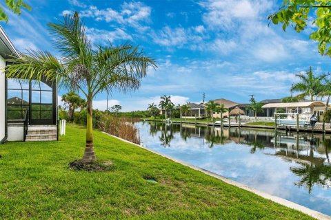 House in Port Charlotte, Florida 3 bedrooms, 219.34 sq.m. № 1301922 - photo 26