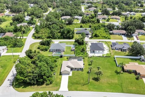 House in North Port, Florida 4 bedrooms, 164.9 sq.m. № 1301994 - photo 1