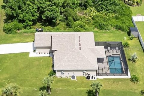 Casa en venta en North Port, Florida, 4 dormitorios, 164.9 m2 № 1301994 - foto 2