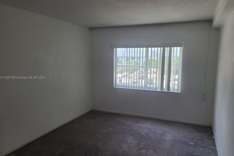 Condo in Sunny Isles Beach, Florida, 1 bedroom  № 1215877 - photo 11