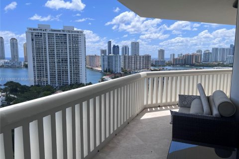 Condo in Aventura, Florida, 3 bedrooms  № 1189425 - photo 8