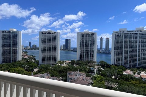 Condo in Aventura, Florida, 3 bedrooms  № 1189425 - photo 1