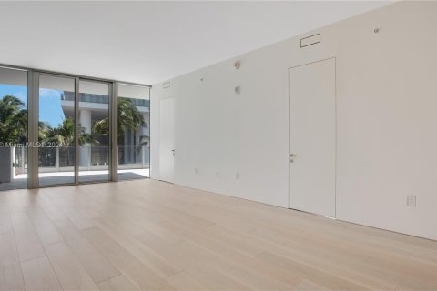 Condo in Miami Beach, Florida, 2 bedrooms  № 1181723 - photo 13