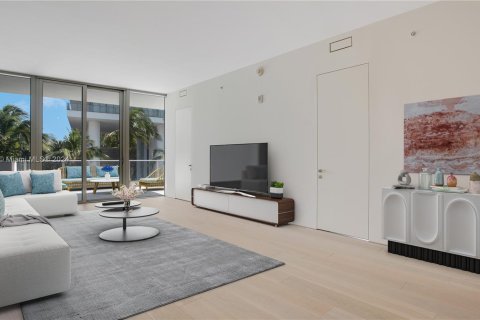 Condo in Miami Beach, Florida, 2 bedrooms  № 1181723 - photo 1