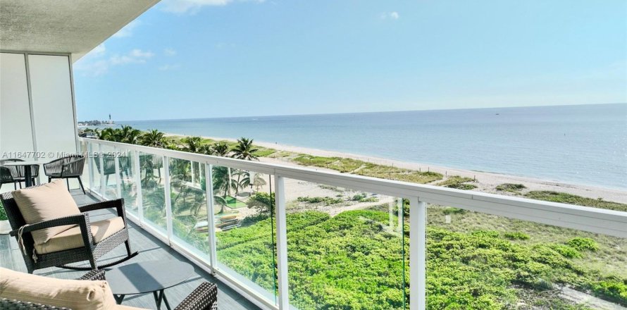 Condominio en Pompano Beach, Florida, 3 dormitorios  № 1330418