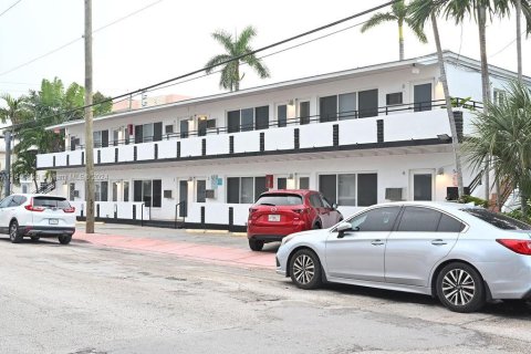 Propiedad comercial en venta en Miami Beach, Florida № 1330380 - foto 2