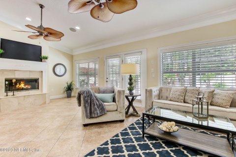 Villa ou maison à louer à Jacksonville, Floride: 5 chambres, 236.71 m2 № 771925 - photo 3