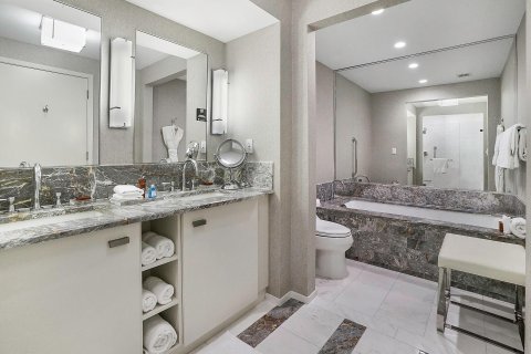 Condo in Fort Lauderdale, Florida, 2 bedrooms  № 970326 - photo 17