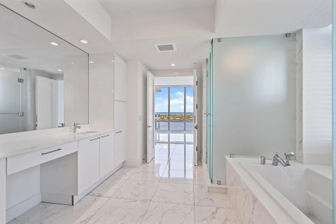 Condominio en venta en North Palm Beach, Florida, 3 dormitorios, 241.73 m2 № 47085 - foto 20
