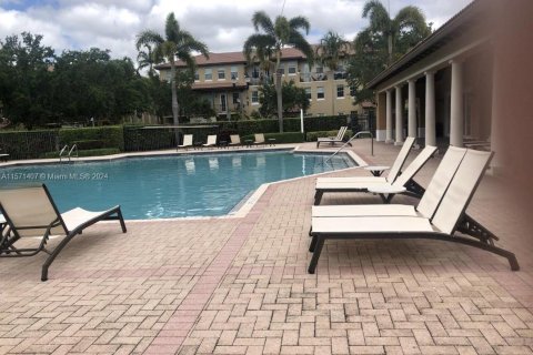 Copropriété à vendre à Pembroke Pines, Floride: 2 chambres, 96.62 m2 № 1128210 - photo 14