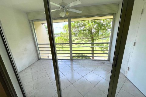 Condominio en venta en Lake Worth, Florida, 1 dormitorio, 90.02 m2 № 827718 - foto 3