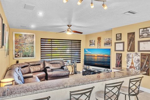 Casa en venta en Hollywood, Florida, 3 dormitorios, 189.8 m2 № 1417199 - foto 16