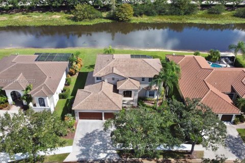 House in Weston, Florida 5 bedrooms, 317.82 sq.m. № 836850 - photo 3