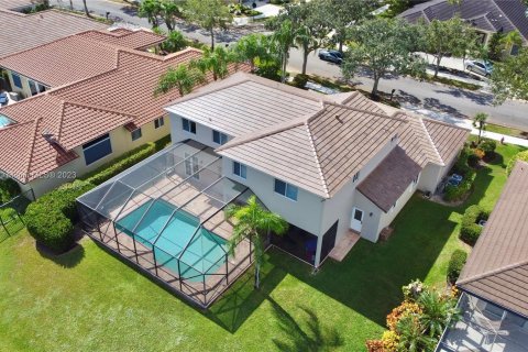 House in Weston, Florida 5 bedrooms, 317.82 sq.m. № 836850 - photo 4