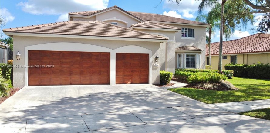 House in Weston, Florida 5 bedrooms, 317.82 sq.m. № 836850