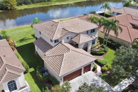 House in Weston, Florida 5 bedrooms, 317.82 sq.m. № 836850 - photo 13