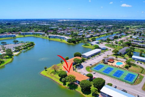 Copropriété à vendre à West Palm Beach, Floride: 2 chambres, 81.2 m2 № 1209238 - photo 2