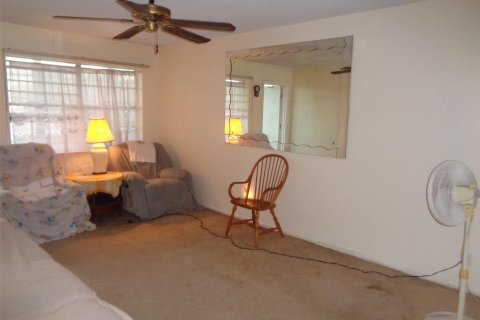 Condominio en venta en Lauderhill, Florida, 1 dormitorio, 67.82 m2 № 1186333 - foto 13