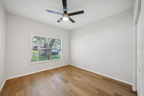 Condo in Tampa, Florida, 2 bedrooms  № 1359388 - photo 16