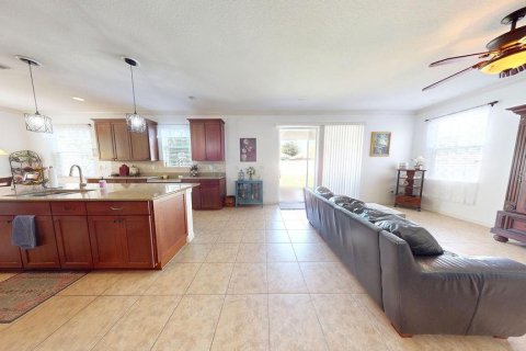 Casa en venta en Lutz, Florida, 4 dormitorios, 328.32 m2 № 1111643 - foto 13