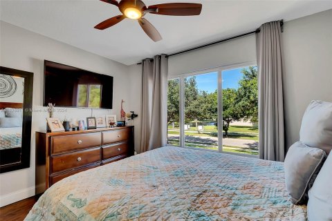 Touwnhouse à vendre à Tamarac, Floride: 2 chambres, 99.59 m2 № 1272269 - photo 7