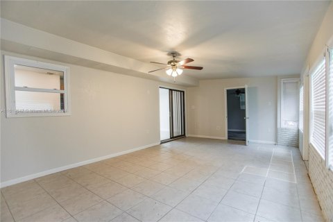 Casa en venta en Port St. Lucie, Florida, 3 dormitorios, 145.67 m2 № 1272308 - foto 13