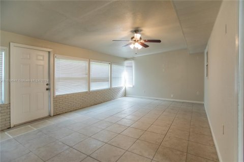 Casa en venta en Port St. Lucie, Florida, 3 dormitorios, 145.67 m2 № 1272308 - foto 10