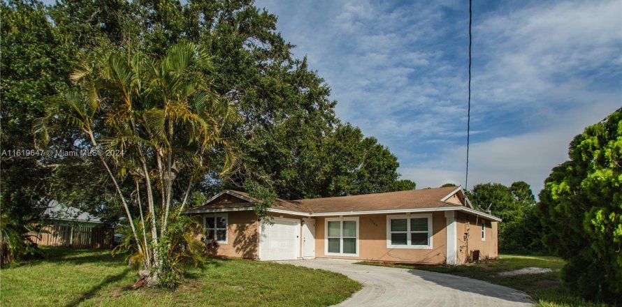 Casa en Port St. Lucie, Florida 3 dormitorios, 145.67 m2 № 1272308