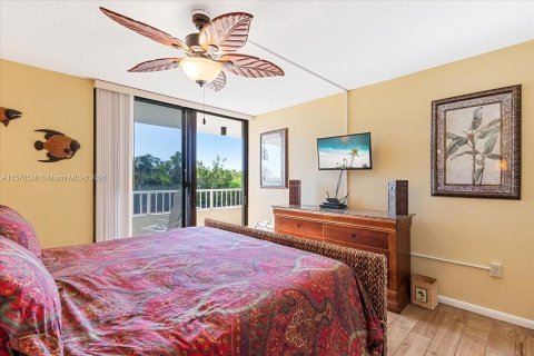 Condo in Marco Island, Florida, 2 bedrooms  № 1150972 - photo 16
