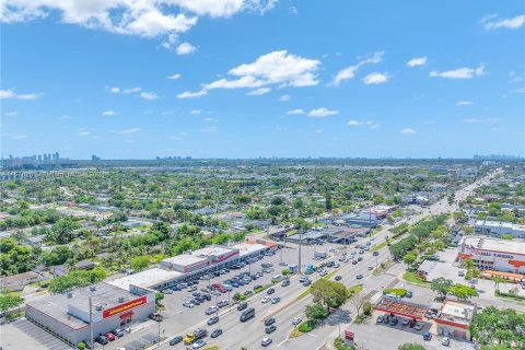 Propiedad comercial en venta en Miami Gardens, Florida № 1150999 - foto 10