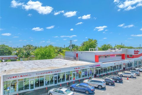 Commercial property in Miami Gardens, Florida № 1150999 - photo 15