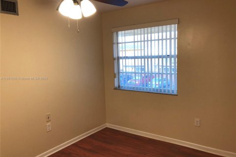 Condo in Miami, Florida, 3 bedrooms  № 1345215 - photo 16