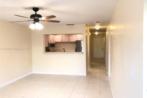 Condo in Miami, Florida, 3 bedrooms  № 1345215 - photo 6