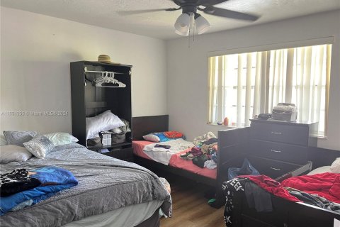 Condo in Miami, Florida, 3 bedrooms  № 1345215 - photo 11