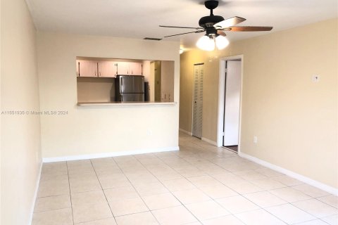 Condo in Miami, Florida, 3 bedrooms  № 1345215 - photo 4