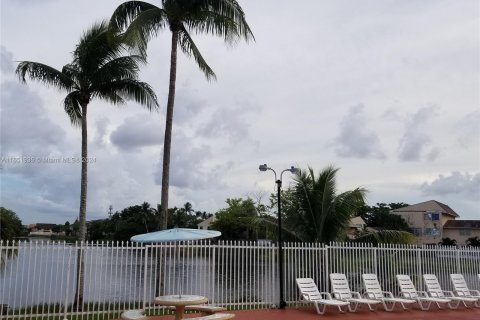 Copropriété à vendre à Miami, Floride: 3 chambres, 116.87 m2 № 1345215 - photo 22