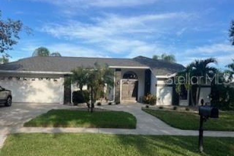 House in Punta Gorda, Florida 3 bedrooms, 184.6 sq.m. № 1393955 - photo 1