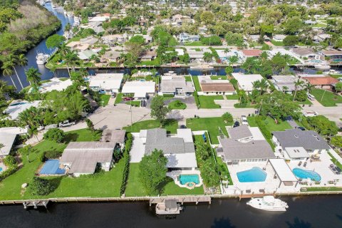 Casa en venta en Fort Lauderdale, Florida, 4 dormitorios, 193.33 m2 № 1117005 - foto 3