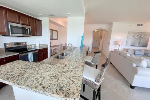 Condominio en alquiler en Bradenton, Florida, 2 dormitorios, 106.09 m2 № 220883 - foto 11