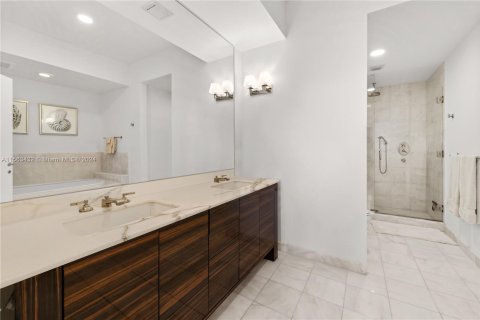 Condo in Miami Beach, Florida, 2 bedrooms  № 1099724 - photo 10