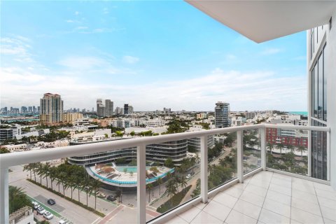 Condo in Miami Beach, Florida, 2 bedrooms  № 1099724 - photo 27